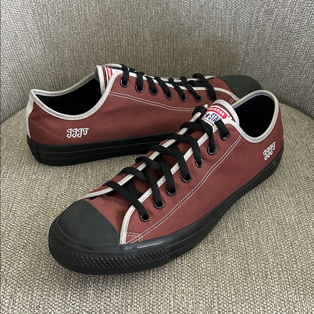 Converse Low Top Sneakers in Brown and Black Men’s 13